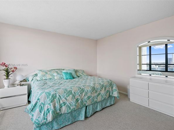 500 Three Islands Blvd 917, Hallandale Beach FL 33009