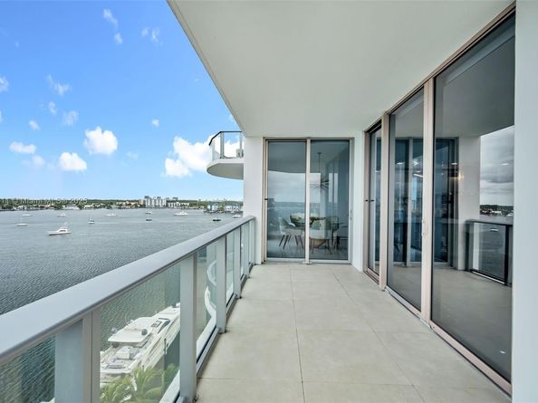 17301 Biscayne Blvd 910, North Miami Beach FL 33160