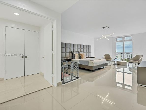 17301 Biscayne Blvd 910, North Miami Beach FL 33160