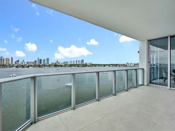 17301 Biscayne Blvd 910, North Miami Beach FL 33160