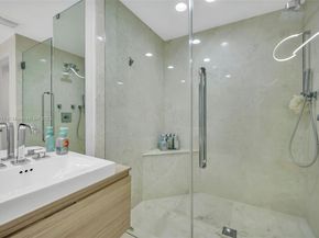 17301 Biscayne Blvd 910, North Miami Beach FL 33160