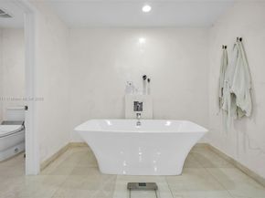 17301 Biscayne Blvd 910, North Miami Beach FL 33160