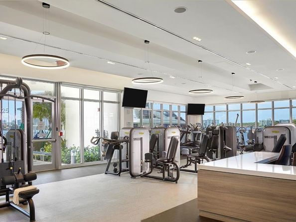 17301 Biscayne Blvd 910, North Miami Beach FL 33160