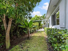 1339 S Venetian Way, Miami FL 33139