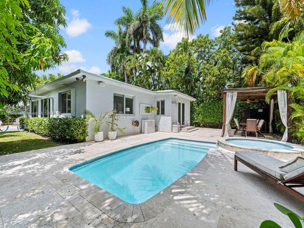 1339 S Venetian Way, Miami FL 33139