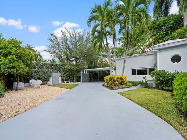 1339 S Venetian Way, Miami FL 33139