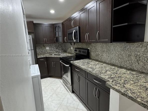 15280 SW 80th St 3, Miami FL 33193