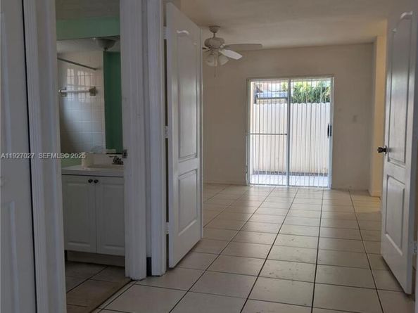 2485 W 76th St, Hialeah FL 33016