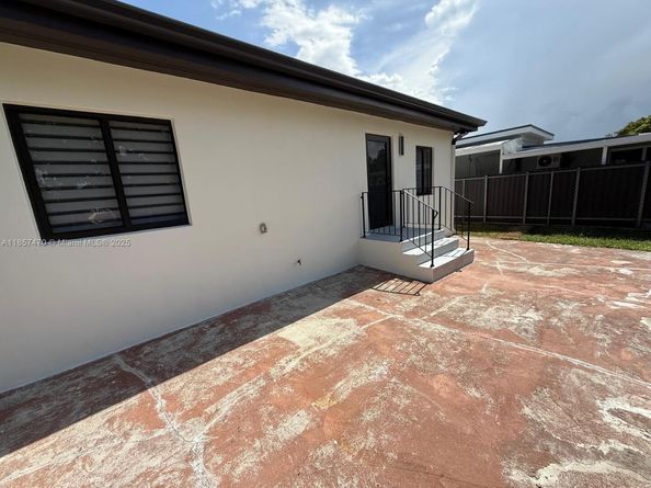 3601 NW 4th St, Miami FL 33125