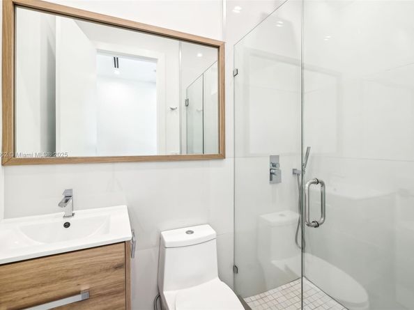 425 Harbor Dr, Key Biscayne FL 33149