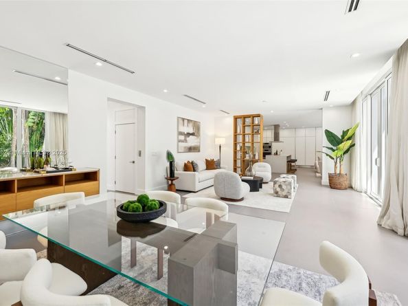 425 Harbor Dr, Key Biscayne FL 33149
