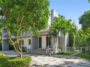 425 Harbor Dr, Key Biscayne FL 33149