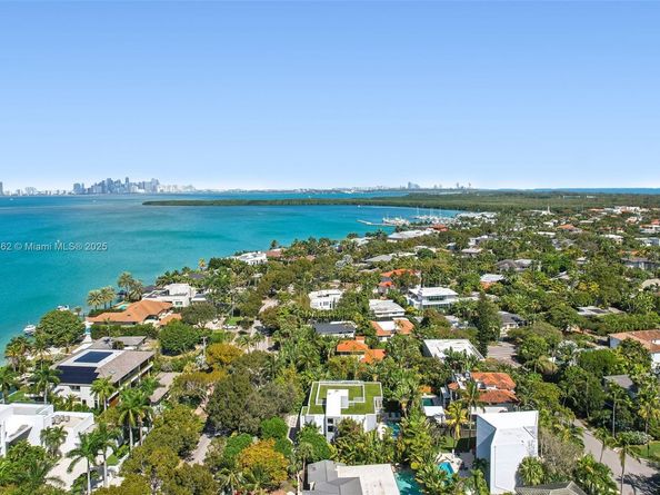 425 Harbor Dr, Key Biscayne FL 33149