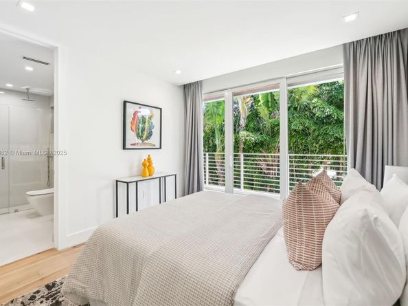 425 Harbor Dr, Key Biscayne FL 33149