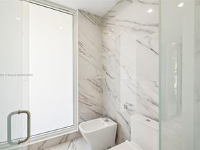 425 Harbor Dr, Key Biscayne FL 33149