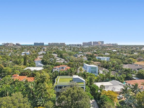 425 Harbor Dr, Key Biscayne FL 33149