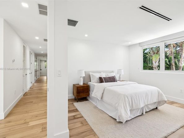 425 Harbor Dr, Key Biscayne FL 33149