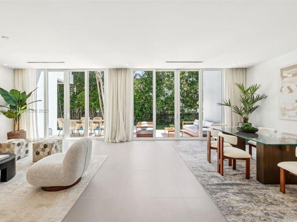 425 Harbor Dr, Key Biscayne FL 33149
