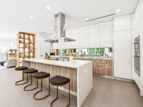 425 Harbor Dr, Key Biscayne FL 33149