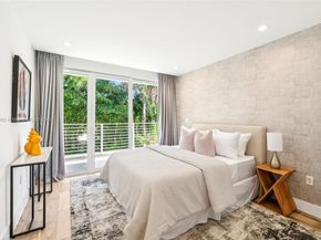 425 Harbor Dr, Key Biscayne FL 33149