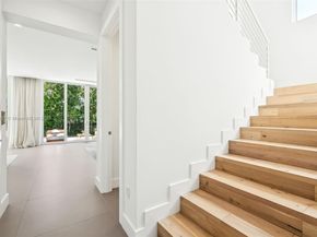 425 Harbor Dr, Key Biscayne FL 33149