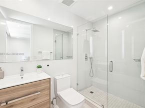 425 Harbor Dr, Key Biscayne FL 33149