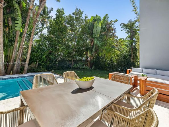 425 Harbor Dr, Key Biscayne FL 33149
