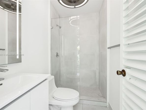 425 Harbor Dr, Key Biscayne FL 33149