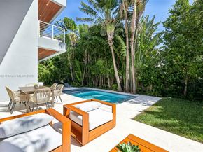 425 Harbor Dr, Key Biscayne FL 33149