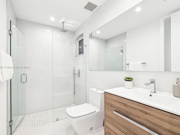 425 Harbor Dr, Key Biscayne FL 33149
