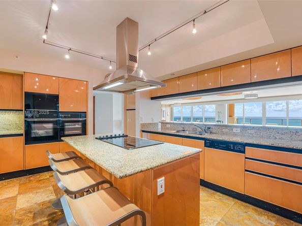 1455 Ocean Dr 1408, Miami Beach FL 33139