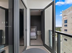 239 SW 9th St 2303, Miami FL 33130