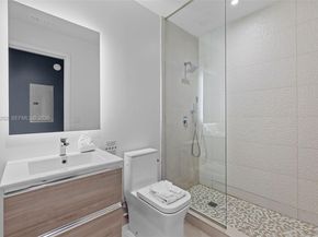 239 SW 9th St 2303, Miami FL 33130