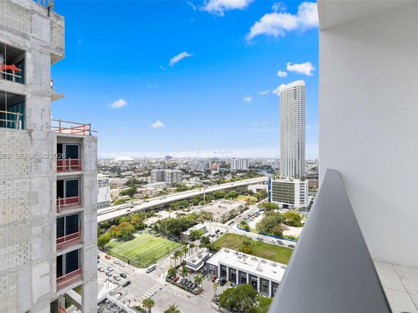 239 SW 9th St 2303, Miami FL 33130