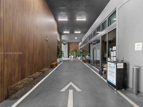 239 SW 9th St 2303, Miami FL 33130