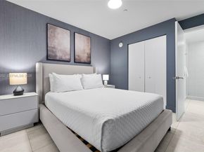 239 SW 9th St 2303, Miami FL 33130