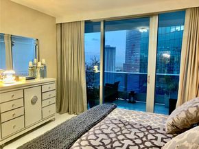 200 Biscayne Boulevard Way 4011, Miami FL 33131