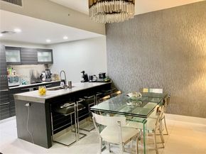 200 Biscayne Boulevard Way 4011, Miami FL 33131