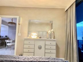 200 Biscayne Boulevard Way 4011, Miami FL 33131