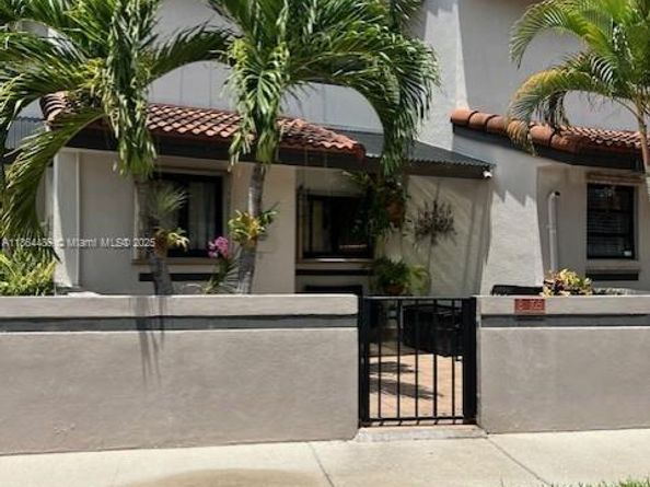 13466 SW 62nd St 105B, Miami FL 33183