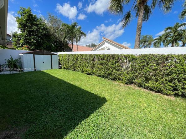 6953 Columbia Ct, Margate FL 33063