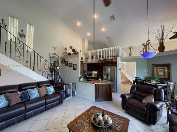 6953 Columbia Ct, Margate FL 33063