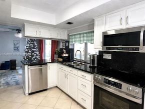 2450 NW 85th Ave, Sunrise FL 33322