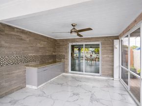 10981 SW 44th St, Miami FL 33165