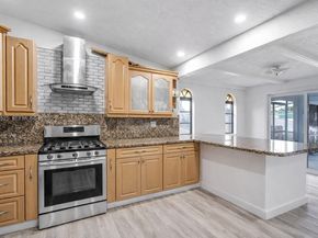 10981 SW 44th St, Miami FL 33165