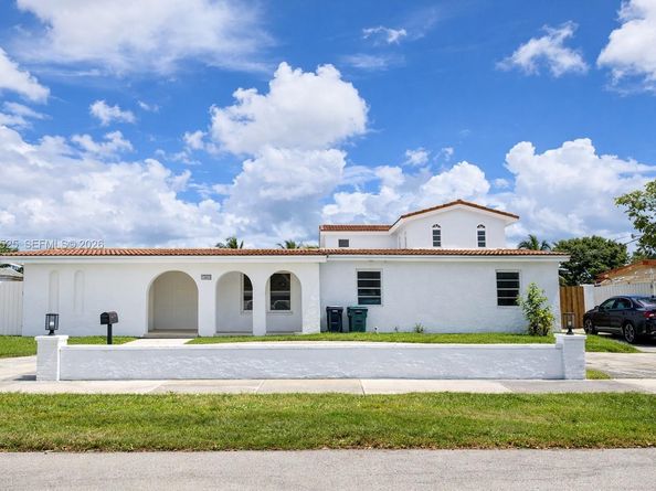 10981 SW 44th St, Miami FL 33165