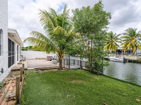 10981 SW 44th St, Miami FL 33165