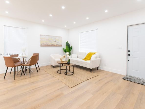 6210 Kimberly Blvd, North Lauderdale FL 33068