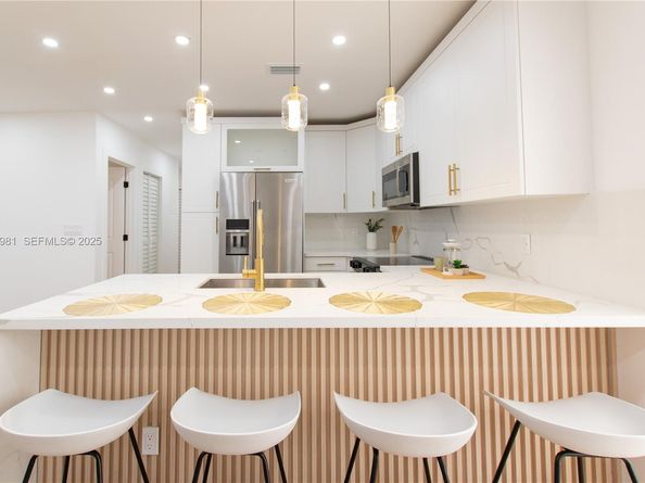 6210 Kimberly Blvd, North Lauderdale FL 33068