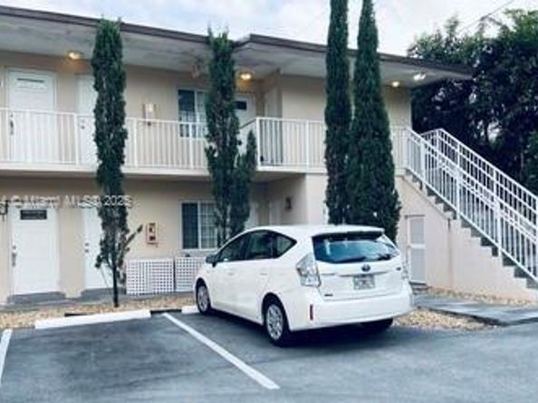 1300 Salzedo St 5, Coral Gables FL 33134